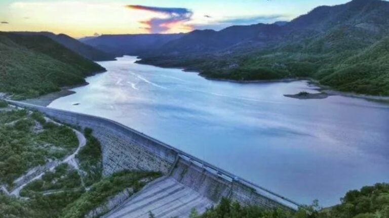 Represa Los Laureles nivel máximo