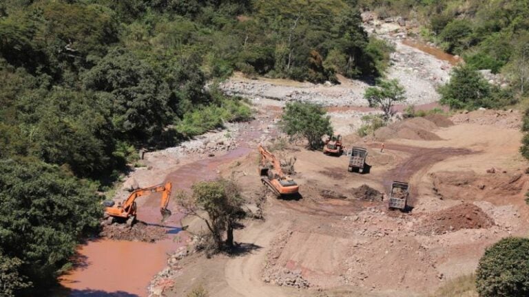 Aldana: Construcción de la represa San José avanza en un 25 %