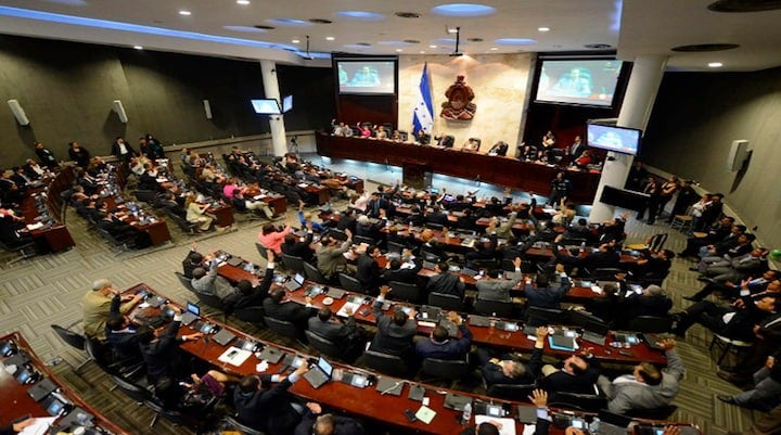 Sugieren mediadores internacionales diálogo entre bancadas