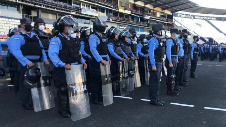 700 policías resguardarán el gran clásico entre Olimpia-Motagua