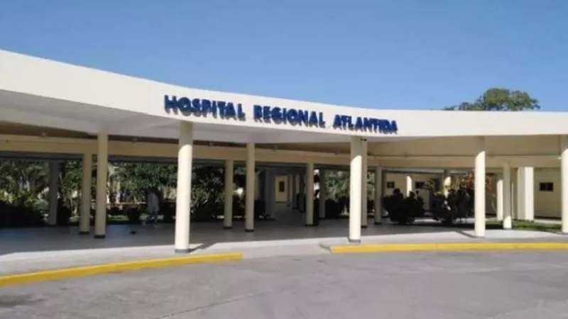 Hospital de Atlántida y médicos se reúnen