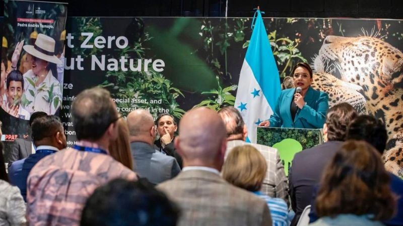 Xiomara Castro se despide de la Cumbre Climática en Dubái
