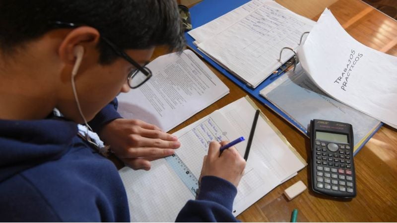 Estudio del BID concluye que tutorías remotas superan el rezago educativo