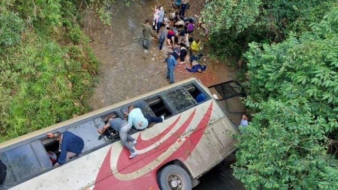 ¡Tragedia! 10 muertos y 45 heridos en accidente en carretera a Olancho