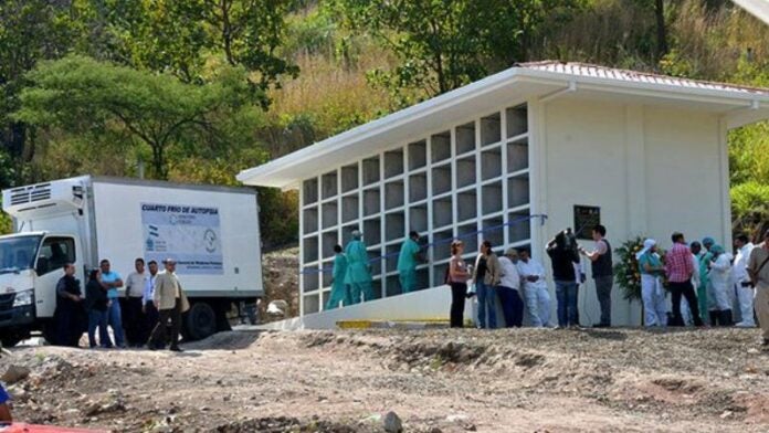 Medicina Forense inhumará 24 cuerpos no reclamados en la capital