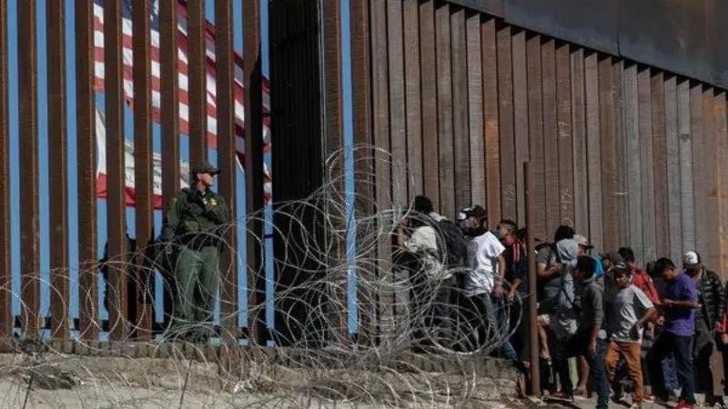 México pide a EEUU reabrir cruces fronterizos en California, Arizona y Texas