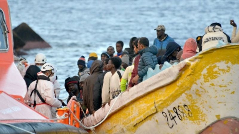 Mueren 61 migrantes en naufragio frente a las costas de Libia