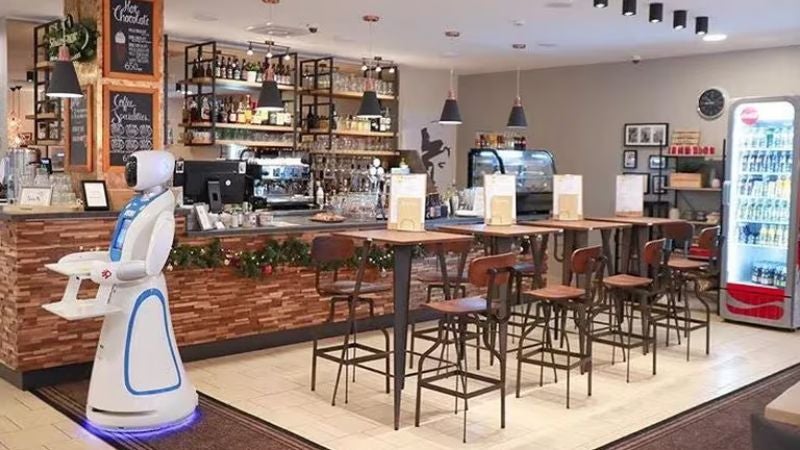 En 2024 inaugurarán el primer restaurante del mundo con empleados robots