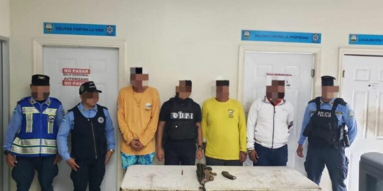 Capturan a tres hombres en La Ceiba en buque