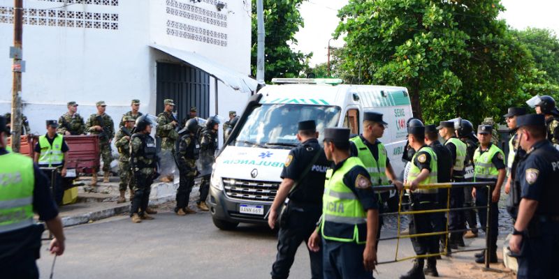Un policía y nueve reclusos mueren en una cárcel de Paraguay