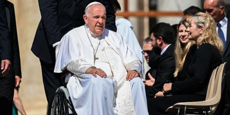 El papa mejora de su bronquitis confirma el Vaticano