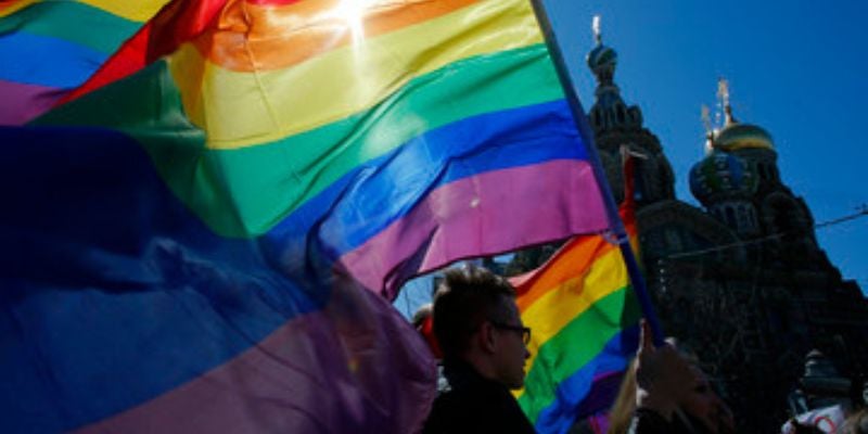 Policía rusa realiza redadas en bares gay de Moscú