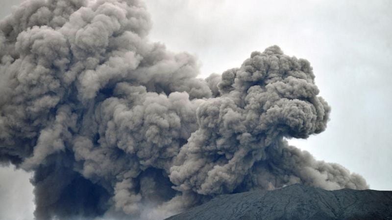 alpinistas muertos volcán Indonesia
