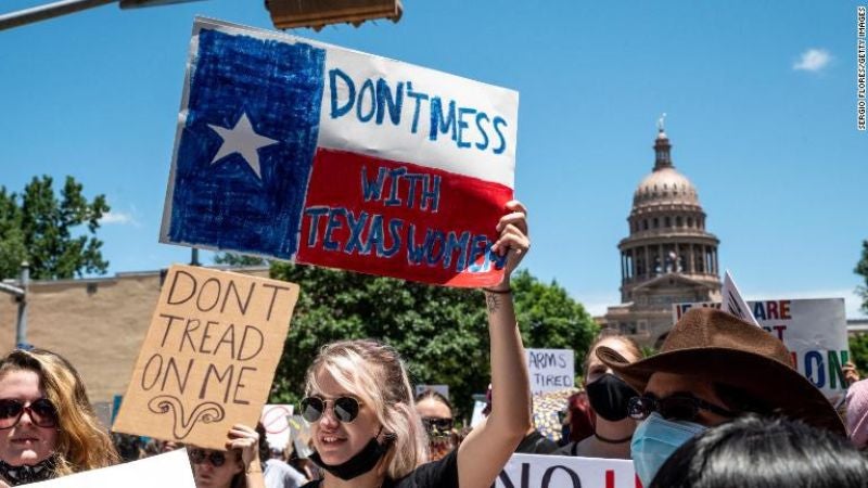 Texas suspende permiso de aborto