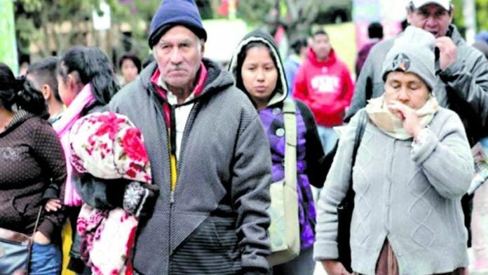 Frente frío afecta familias