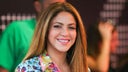 shakira-y-lewis-hamilton-reavivan-los-rumores-al-posar-juntos-en-barcelona-7318-4