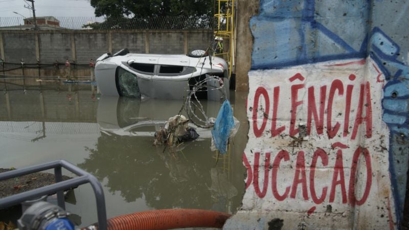 Temporal castiga Río de Janeiro y deja al menos nueve muertos