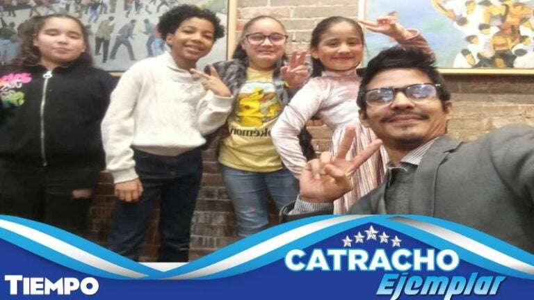 CATRACHO EJEMPLAR: Josué Orellana, el maestro que cultiva el arte en la comunidad migrante infantil