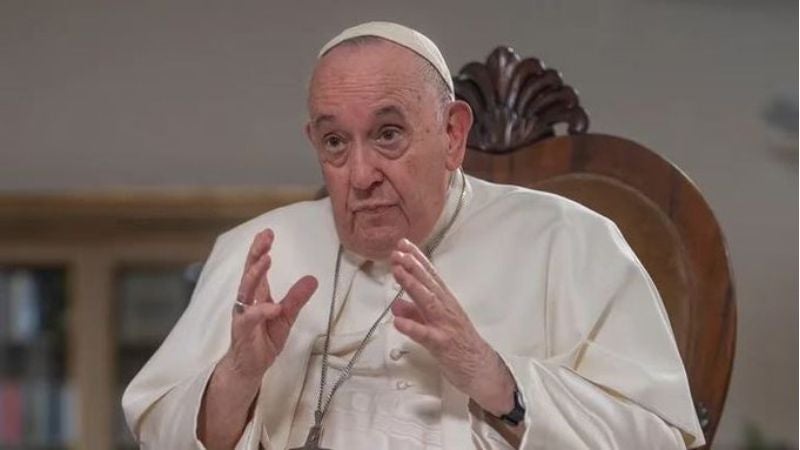 El papa Francisco pide que se prohíba la gestación subrogada