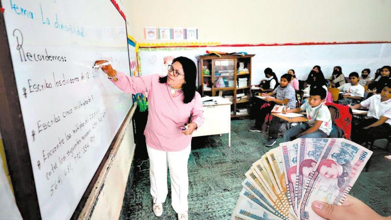 Ministro de Educación informa que este mes se hará efectivo pago de 700 docentes