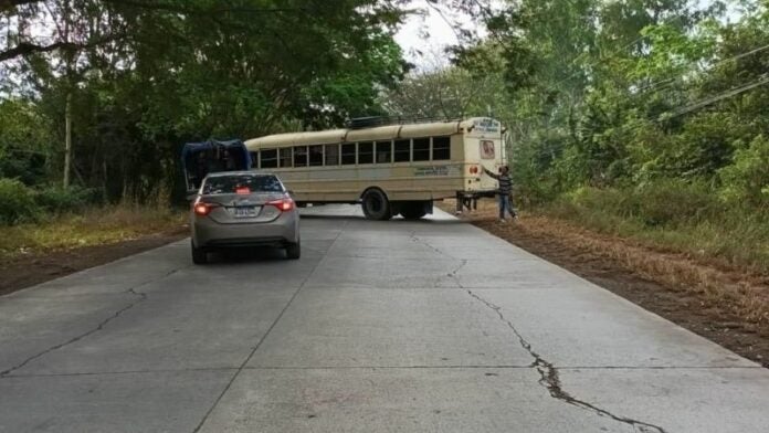 cafetaleros se toman carretera en Comayagua