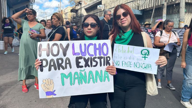 Feministas protestan por la inseguridad en el día de la mujer hondureña