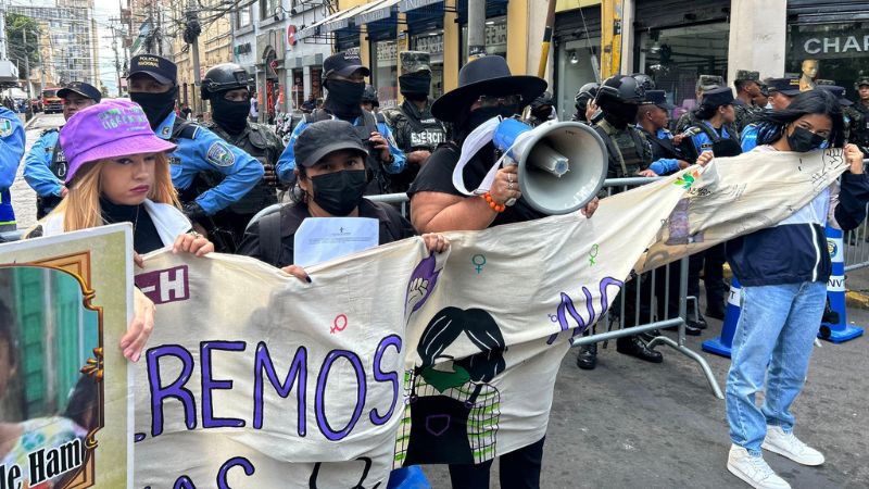 Feministas protestan por la inseguridad en el día de la mujer hondureña