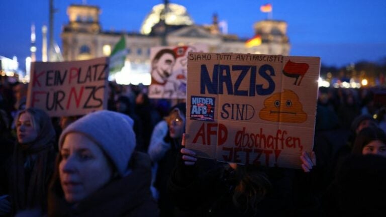 Alemania dice "nunca más" en el día en memoria del Holocausto