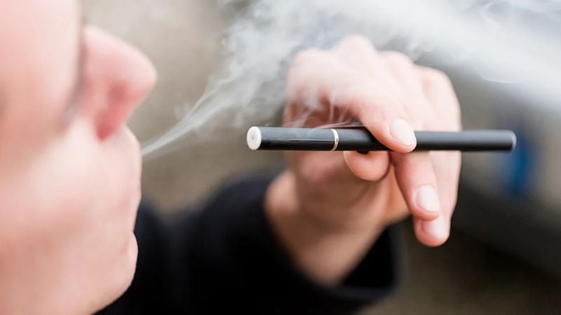 Reino Unido prohibirá cigarrillos electrónicos