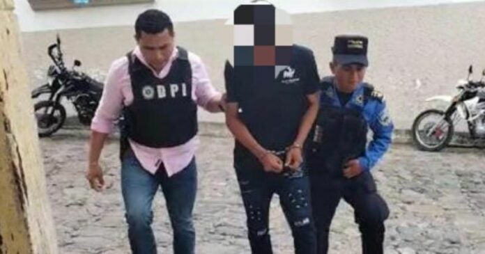 La Policía Nacional, capturó a un joven de 25 años por violar a una anciana.