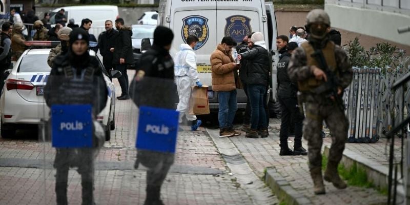 Un muerto deja el ataque contra una iglesia italiana en Estambul