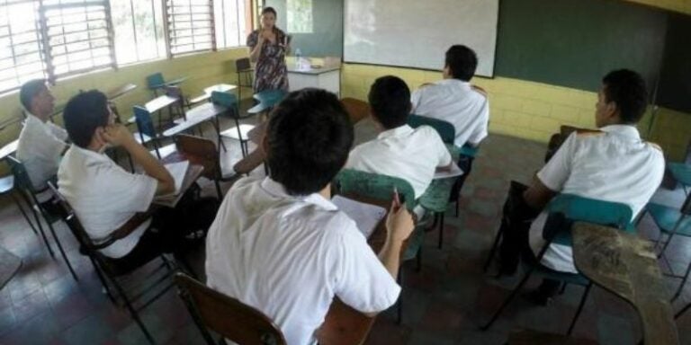 Docentes denuncian no haber recibido fondos para matrícula gratis en Taulabé