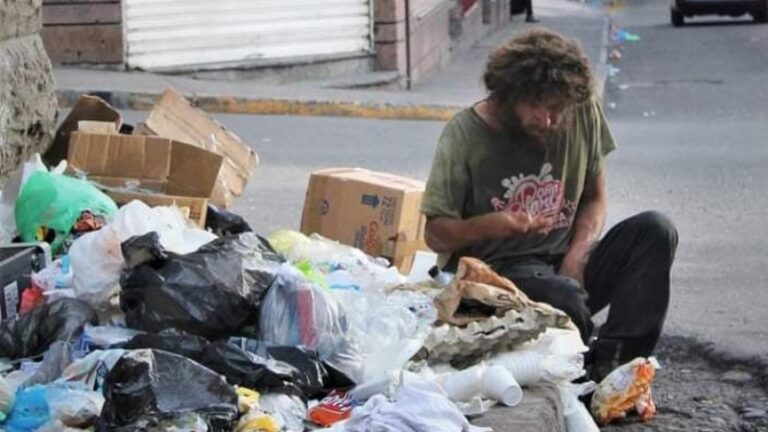 Miles de hondureños se mantienen en situación de calle en todo el país.