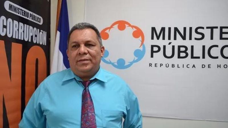 Acusan hombre quemar a niño 