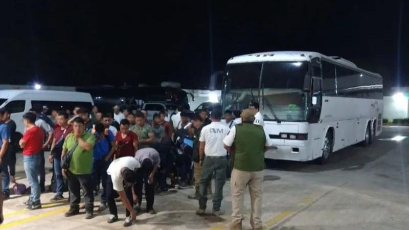 Retienen migrantes Veracruz México