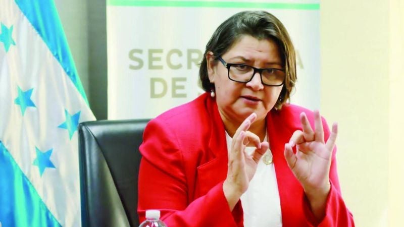 Ministra pide no presionar colocar gente