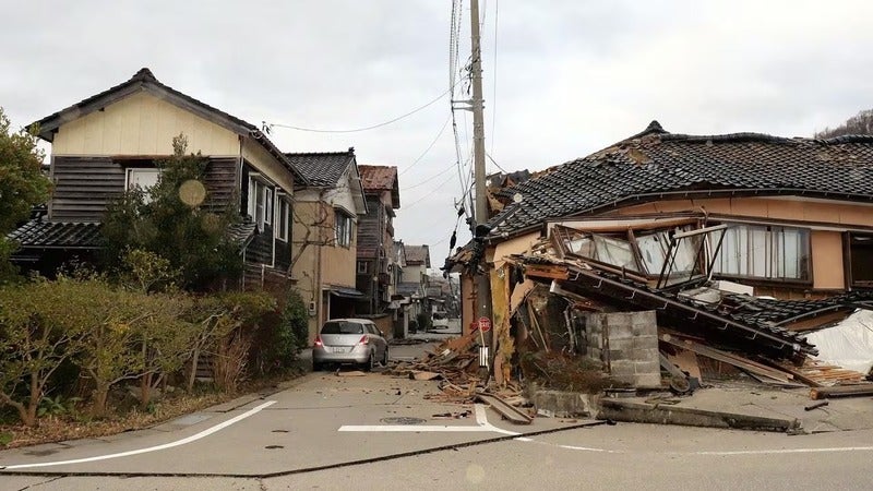 50 muertos terremoto de 7.6 en Japón