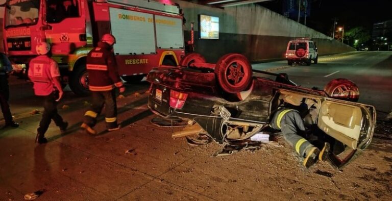 mujeres resultan heridas túnel Juan Pablo II