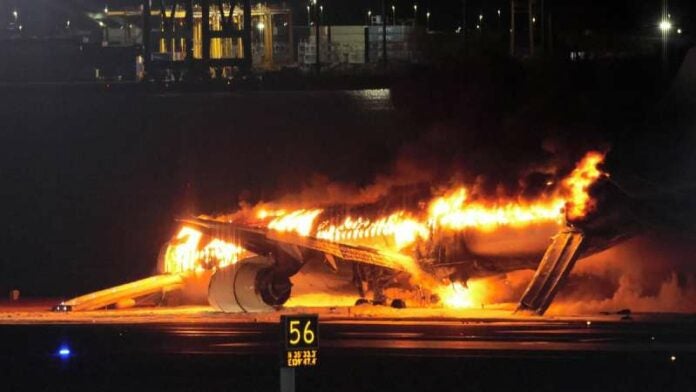 Choque de aviones en Japón