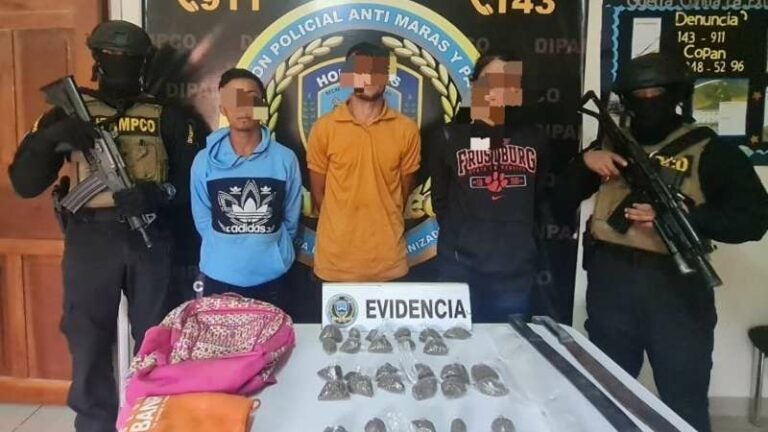 Detienen a sujetos con marihuana en Ocotepeque