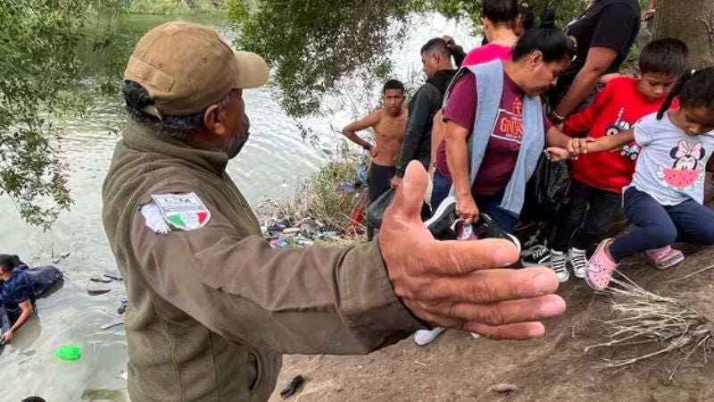 México recupera 73 migrantes en peligro en la frontera norte con EEUU, entre ellos hondureños 