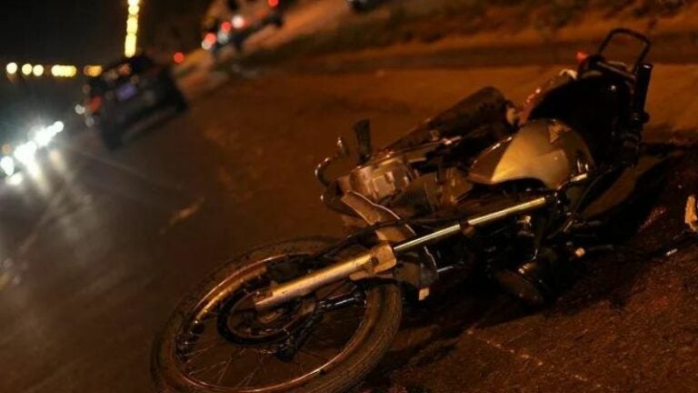 Dos hombres pierden la vida al accidentarse en la carretera al sur