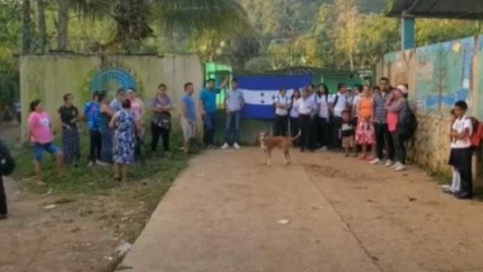 Toma en centro educativo de Choloma