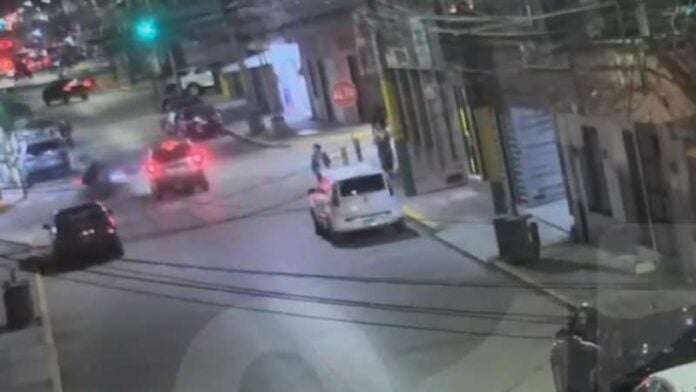 Choque entre camioneta y motociclista