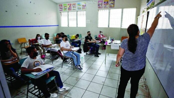 Reajuste salarial a docentes