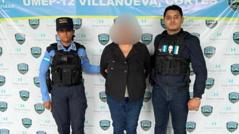 Capturan mujer estafa Pimienta