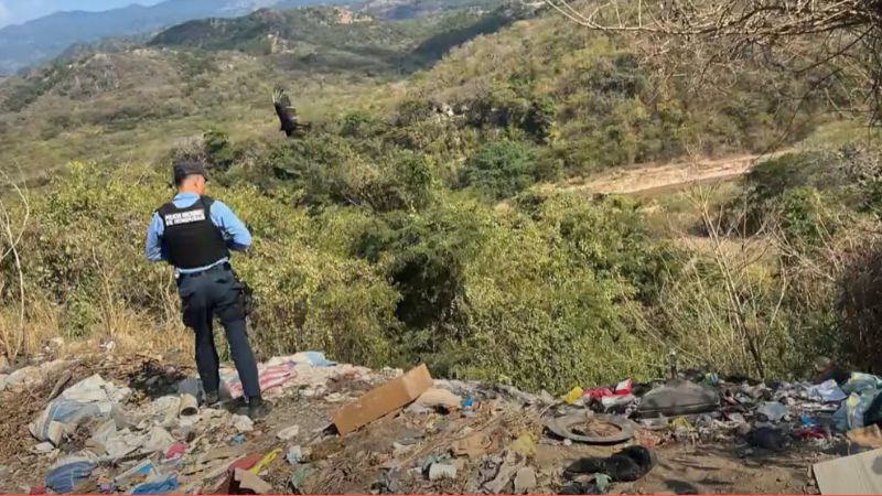 Entre la basura encuentran cadáver de una persona en la carretera a Olancho