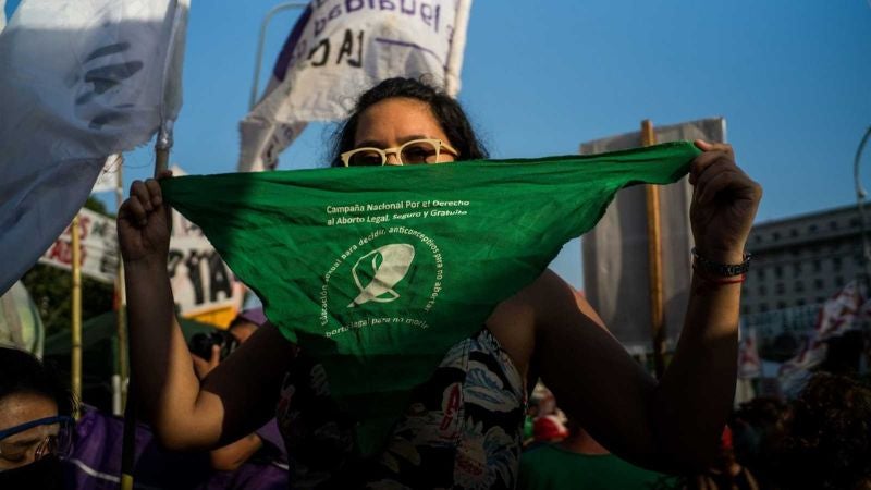 Milei presenta proyecto para derogar el aborto en Argentina