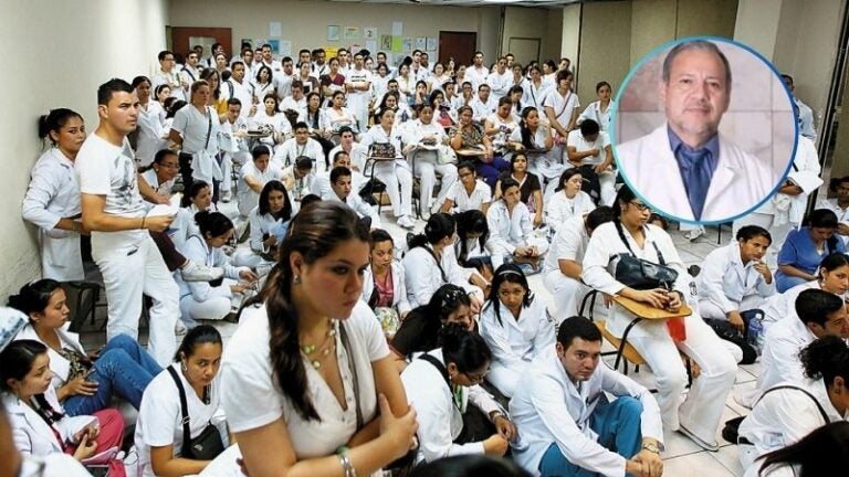 Al menos 20 médicos migran semanalmente por falta de empleo