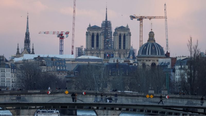 Comienza desmantelar andamios Notre Dame